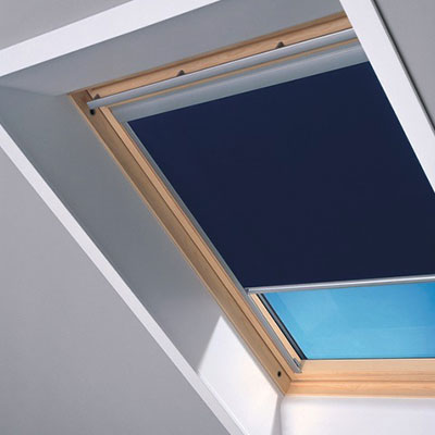 Store occultant bleu en toile polyester pour fenêtre de toit 78x98 cm – VELUX