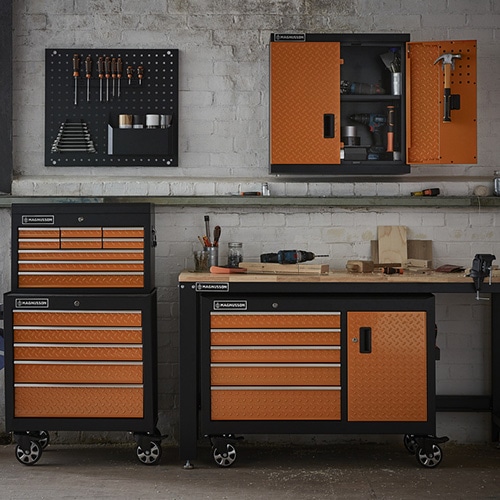 Etabli bricolage avec armoire en bois métal pour atelier garage
