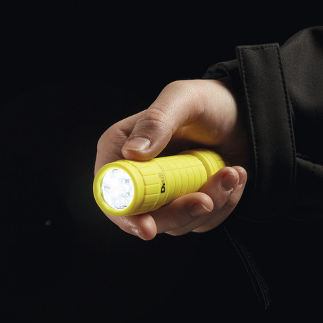 Mini torche plastique jaune LED 20 lm jaune - Diall - Brico Dépôt