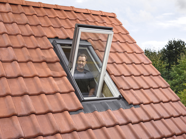 Raccord d'étanchéité EDW CK02 gris pour fenêtre de toit haut. 78 x larg. 55 cm - Velux - Brico Dépôt