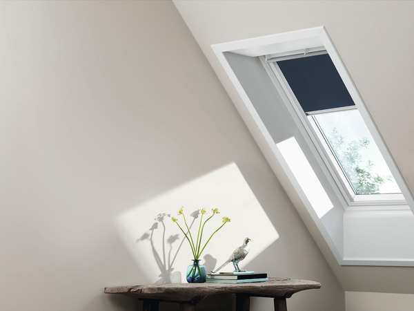 Fenêtre de toit blanche à rotation confort GGL CK02 2076 - H. 78 x l. 55 cm - Velux - Brico Dépôt