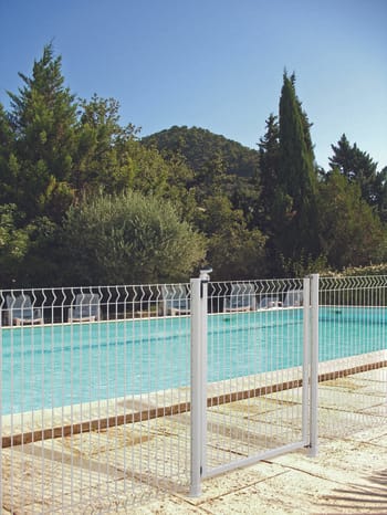 Portillon blanc pour clôture de piscine H. 1,40 m l. 1 m - Brico Dépôt
