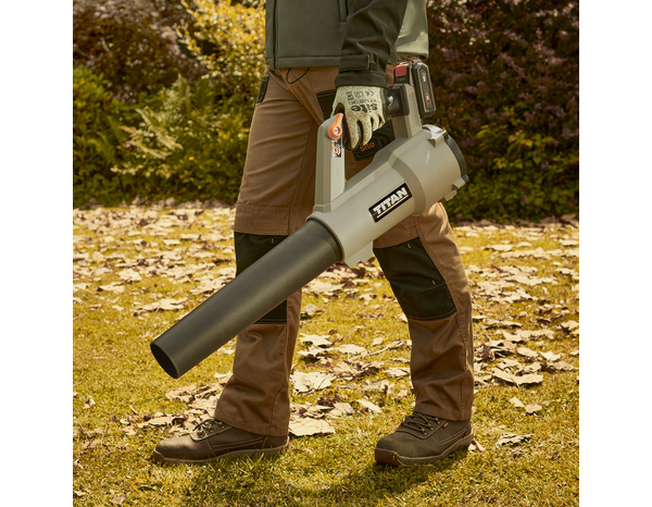 Souffleur de jardin avec batterie 18 V - Titan - Brico Dépôt