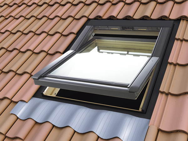 Fenêtre de toit blanche à rotation confort GGL SK06 2076 - H. 118 x l. 114 cm - Velux - Brico Dépôt