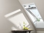 Fenêtre de toit blanche à projection et à rotation GPL SK06 2076 - H. 118 x l. 114 cm