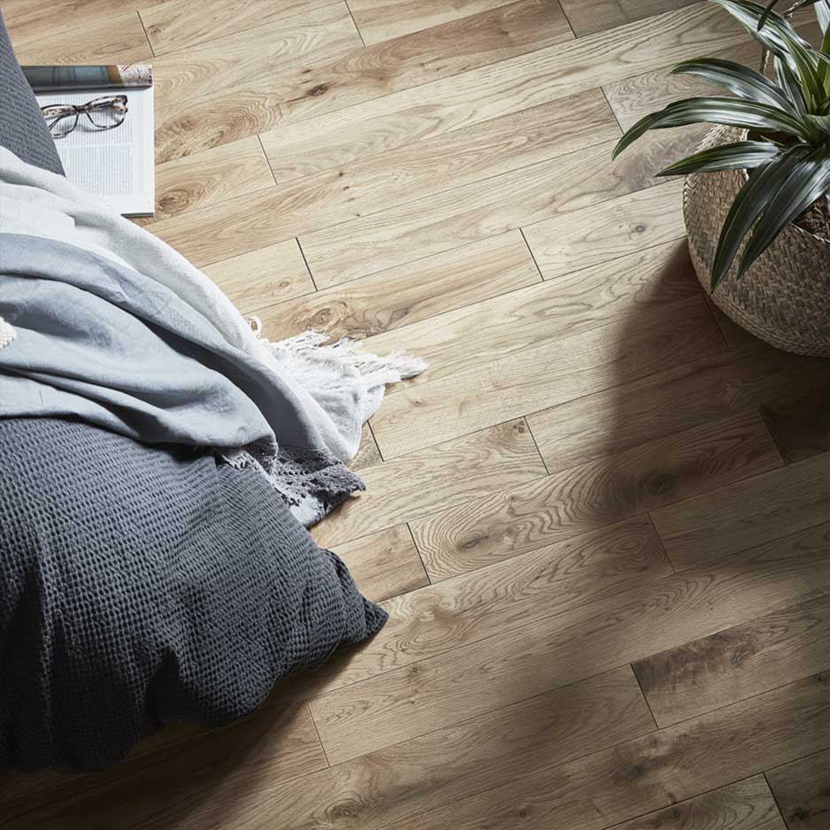 Sol stratifié d'une chambre à coucher 