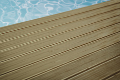 Lame de terrasse en pin long. 3,90 m x larg. 14,5 cm x ép. 27 mm - Brico Dépôt