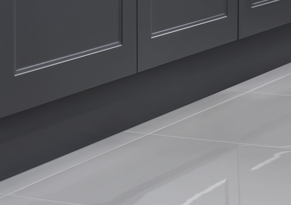 Plinthe "Florie"anthracite mat - L. 2.4m x - H. 15cm - Cooke and Lewis - Brico Dépôt