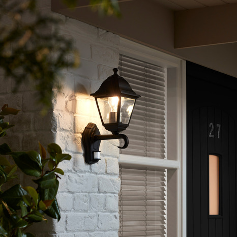 Applique murale à détection de mouvements "Varennes" IP44 E27 - Noir - Brico Dépôt