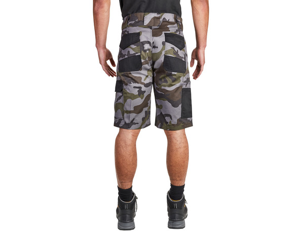Short camouflage 65% polyester 35% coton. Taille 38 - Brico Dépôt