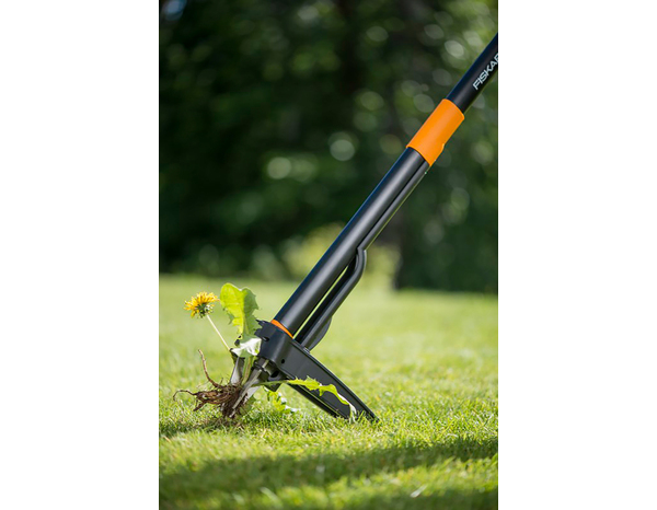 Desherbeur Xact manuel pour mauvaises herbes - Fiskars - Brico Dépôt