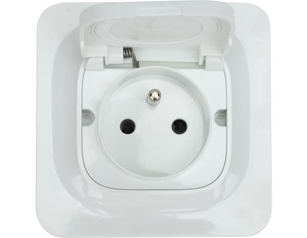 Prise 2P+T étanche complet "Mauka" - Brico Dépôt