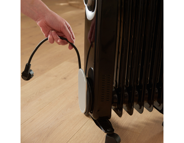 Radiateur à bain d'huile rétro 1500W noir - H. 52cm x l. 20cm - Brico Dépôt