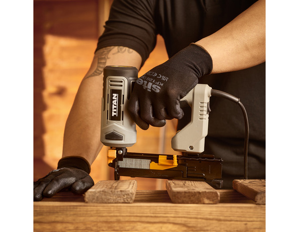 Pistolet "Titan" à clous-agrafes 1000W - Titan - Brico Dépôt