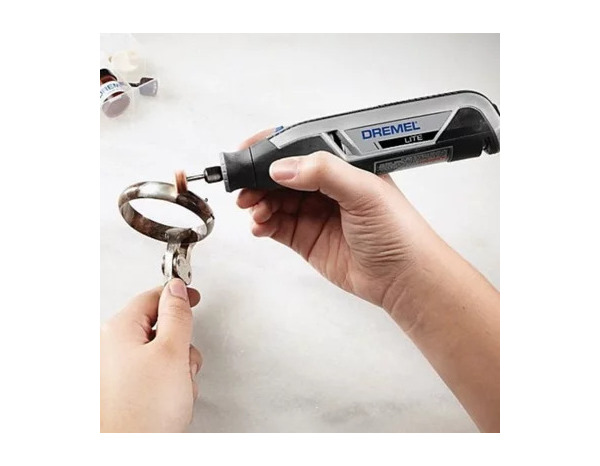 Outil Dremel Lite 7760 sans fil Li-Ion (3,2V) + 15 accessoires - Dremel - Brico Dépôt