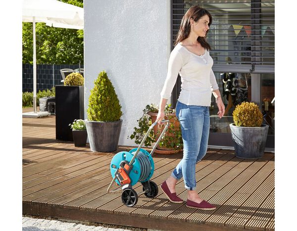 Dévidoir sur roues avec tuyau 20 M Ø 13 mm et accessoires - Gardena - Brico Dépôt