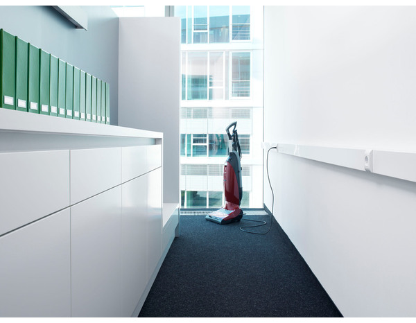 Moulure blanche goulotte L. 2 m x P. 40 x 90 mm - GGK - Brico Dépôt