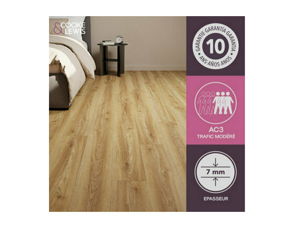 Sol stratifié à clipser 7 mm AC3 chêne naturel mat CIANA NAT - 138,3 x 19,3 cm - Cooke and Lewis - Brico Dépôt
