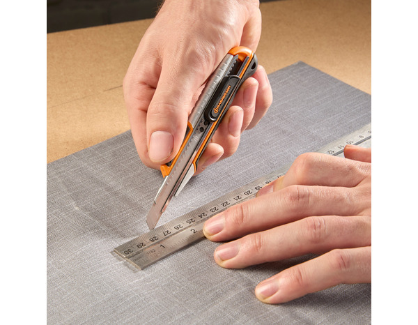 Lot de 2 cutters acier inox 9 mm et 18 mm - MAGNUSSON - Brico Dépôt