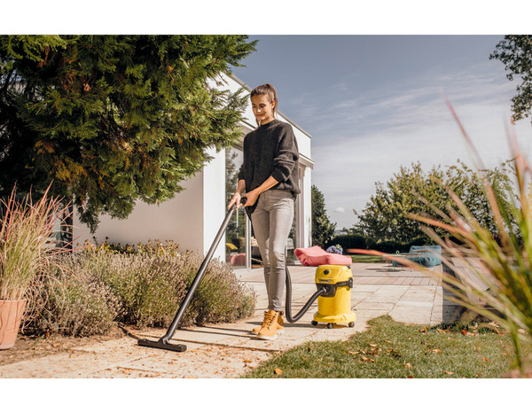 Aspirateur eau et poussières cuve plastique 17 L "WD 3 V-17/6/20 CAR" - Karcher - Brico Dépôt