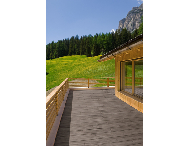 Traverse effet bois 80x20x3,5 cm marron Roble en béton vibré pour aménagements extérieurs - Brico Dépôt