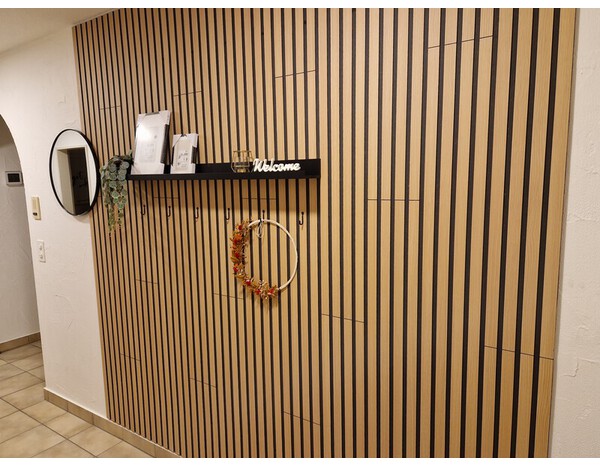 Panneaux tasseaux décoratifs imitation chêne clair 3D KIWI WALL - 1380 x 195 x 10 mm - Brico Dépôt