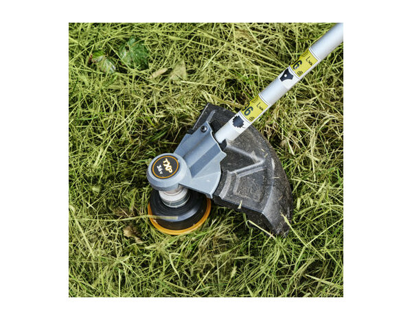 Débroussailleuse sans fil 36V 2-en-1 largeur de coupe 23 cm et 42 cm MCT1202GBC - Titan - Brico Dépôt