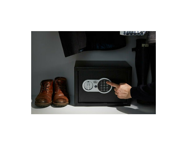 Coffre fort électronique noir en acier 16 litres - Brico Dépôt