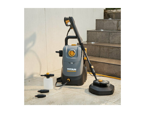 Nettoyeur haute pression 1800W 145 bar avec accessoires complets - Titan - Brico Dépôt