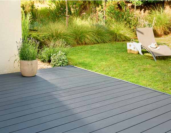 Lame composite gris brossé réversible NEVA 220 x 14,5 x 2,1 cm - Marque BLOOMA - Brico Dépôt