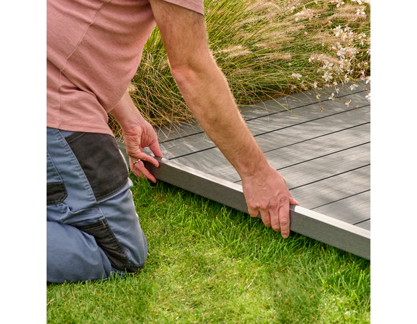 Profilé de finition gris foncé pour terrasse extérieure NEVA 220 x 5,2 cm - Marque BLOOMA - Brico Dépôt