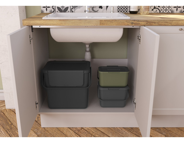 Poubelle de tri avec couvercle gris mat 25 L - 29,7 x 34,2 x 38,4 cm - Sundis - Brico Dépôt