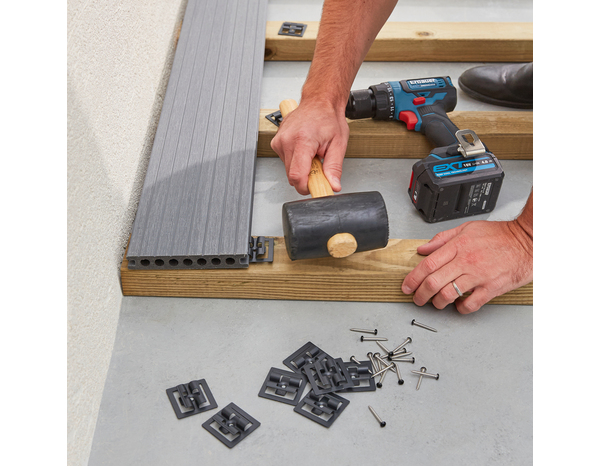 Kit de fixation terrasse acier inoxydable noir 50 clips NEVA 1,9 m² - Marque BLOOMA - Brico Dépôt