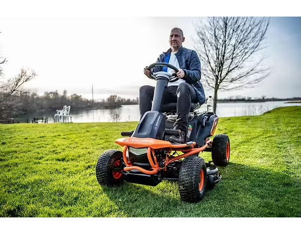Tondeuse autoportée Yardforce 96 cm batterie 56V mulching 2 en 1 - Brico Dépôt