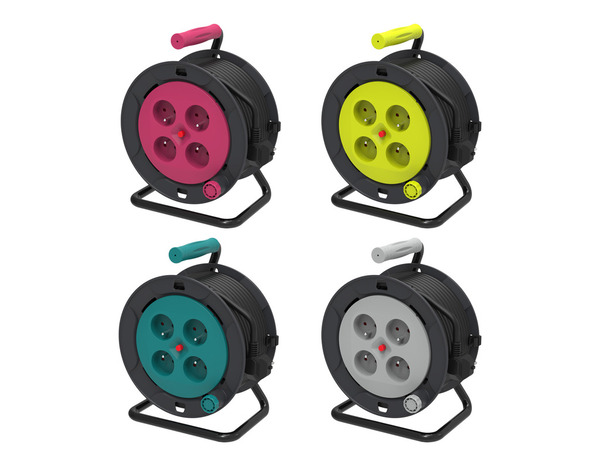 Enrouleur câble 15 m avec protection thermique 4 prises 16 A intérieur NF - Brico Dépôt