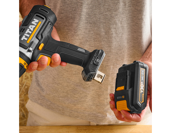 Perceuse visseuse à percussion sans fil 18 V 2 vitesses - Titan - Brico Dépôt