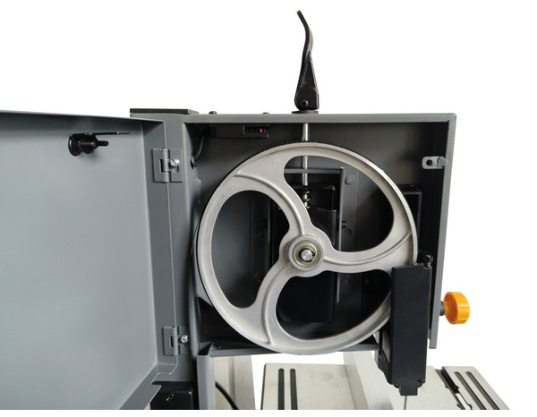 Scie à ruban filaire 350 W sur table inclinable - Titan - Brico Dépôt