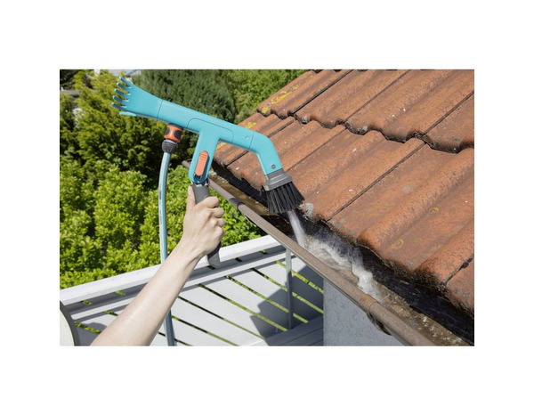 Nettoyeur de gouttière avec manche télescopique réglable système de frein intégré - Gardena - Brico Dépôt