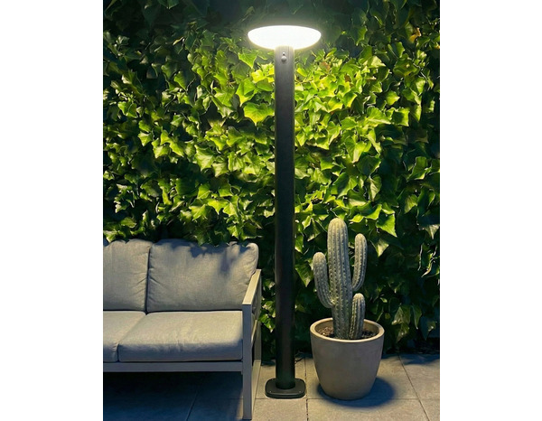 Lampadaire solaire LED détecteur 1000 lm IP44 hauteur réglable 200 cm télécommande - Brico Dépôt