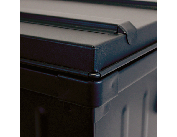 Cantine 100 cm en acier noir avec fermeture cadenassable et tringle 175L - Brico Dépôt